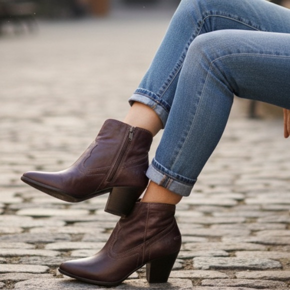 Frye Shoes - Frye Renee Seam Brown Leather Short Ankle Bootie